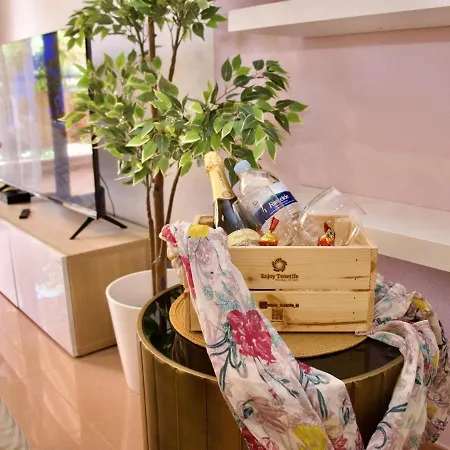 דירה Duque Beachside Elegance